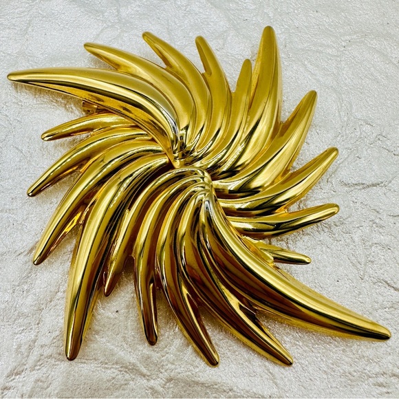Vintage Large Starburst Brooch Pin Spiral Gold Tone 80s 90s Glam Statement Deco - Picture 2 of 9